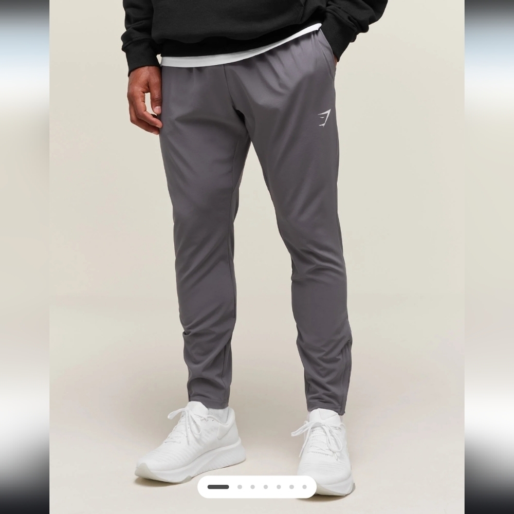 Gymshark Arrival Woven Joggers slim fit Sz M